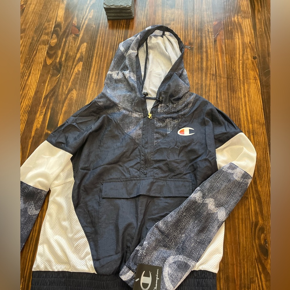 Champion Windbreaker- large